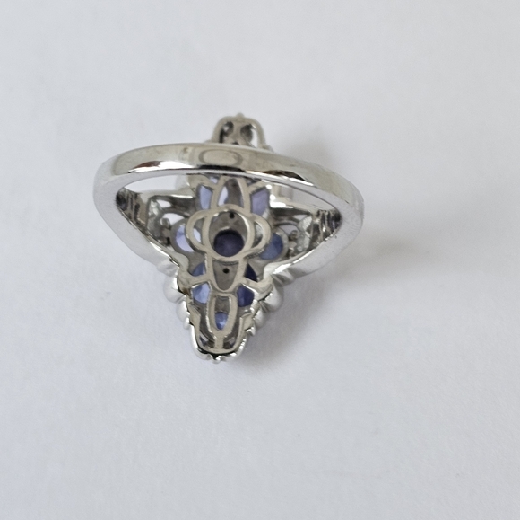 Genuine Tanzanite Ring set in Platinum over 925 Size 9! - Picture 6 of 15